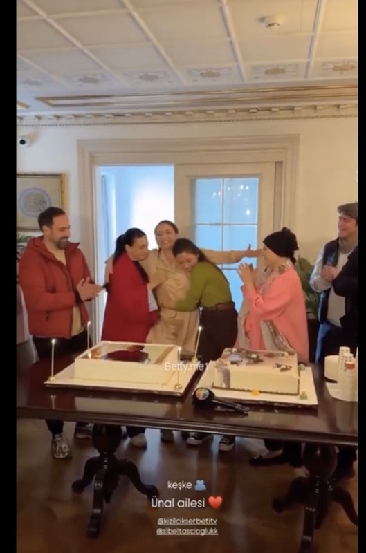 Sibel Taşcıoğlu'nun vedasındaki hareketleri tepki çekmişti! Kızılcık Şerbeti'nin Nilay'ı Feyza Civelek'ten dikkat çeken paylaşım - Resim: 4