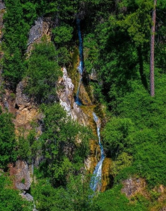 Kahramanmaraş Göksun’daki Kocabor Şelalesi yaz aylarında doğaseverlerin ilgi odağı oldu - Resim: 1