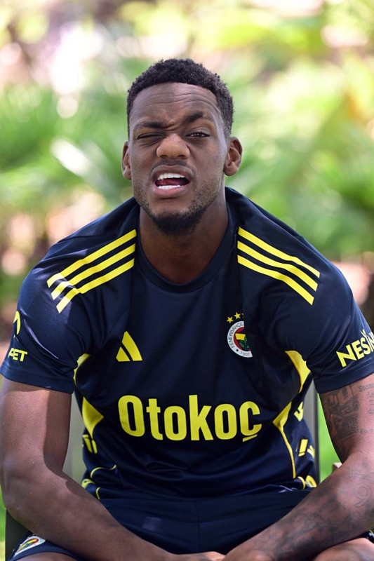 Jhon Duran, Fenerbahçe formasıyla şampiyonluk istiyor! Osimhen için çarpıcı sözler! - Resim: 7