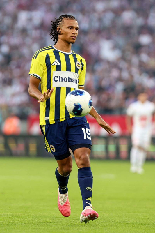 Nathan Ake’den Gornik Zabrze maçında kusursuz performans! İstatistikleri altüst etti - Resim: 7
