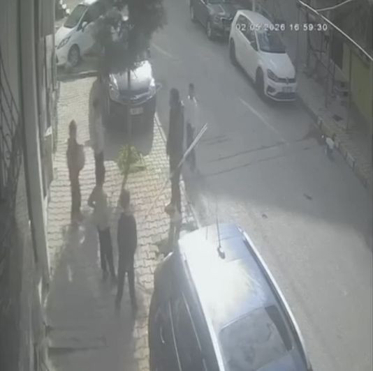 Arnavutköy'de çocukları dövüp bina sakinlerine bıçak çekti! "Seni öldürmeden gitmeyeceğim" - Resim: 3