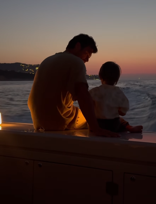 Sosyal medyayı sallayan fotoğraf! Başak Dizer, oğlu Kurt Efe ve Kıvanç Tatlıtuğ'u paylaştı! - Resim: 5