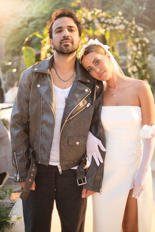 Derya Uluğ ve sevgilisi Asil Gök kabusu yaşadı! Komşu terörü kameraya anbean yansıdı - Resim: 3