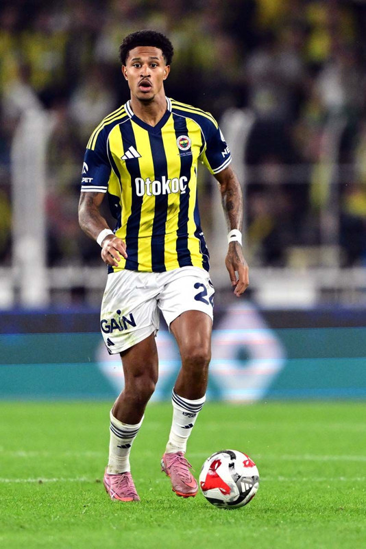 Fenerbahçe'de deprem! Yıldız futbolcu ayrılık kararını yönetime iletti! Gitmesine kesin gözüyle bakılıyor - Resim: 5