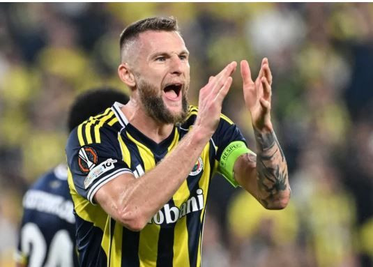 Fenerbahçe'nin yıldızı hırsızlıkla sarsıldı! Lüks villasından çalınan paranın miktarı ciddi - Resim: 6