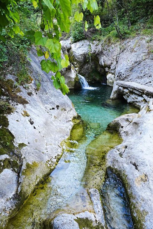 Gürültüden uzak, büyüleyici manzara: Bosna Hersek’in iki saklı doğa harikası ziyaretçi akınına uğruyor - Resim: 4