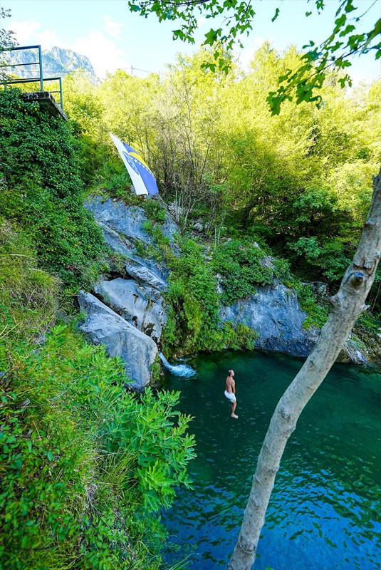Gürültüden uzak, büyüleyici manzara: Bosna Hersek’in iki saklı doğa harikası ziyaretçi akınına uğruyor - Resim: 10