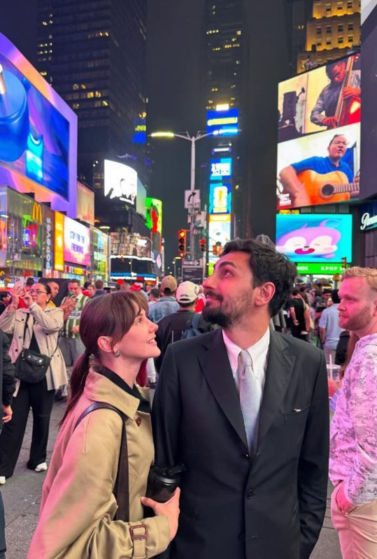 Alina Boz ve eşi Umut Evirgen, New York'ta aşka geldi! Romantik dolu karelerini peş peşe paylaştı - Resim: 4