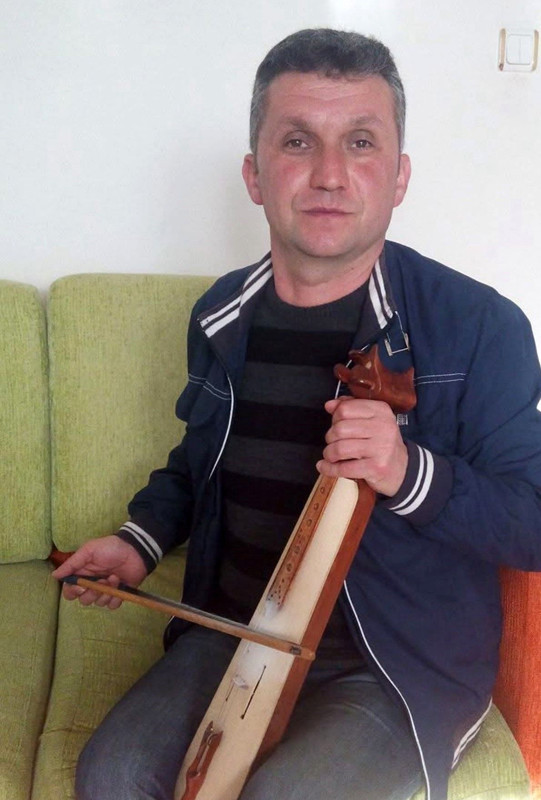 Sahnede kalp krizinden ölmüştü! Sanatçı toprağa verildi - Resim: 3