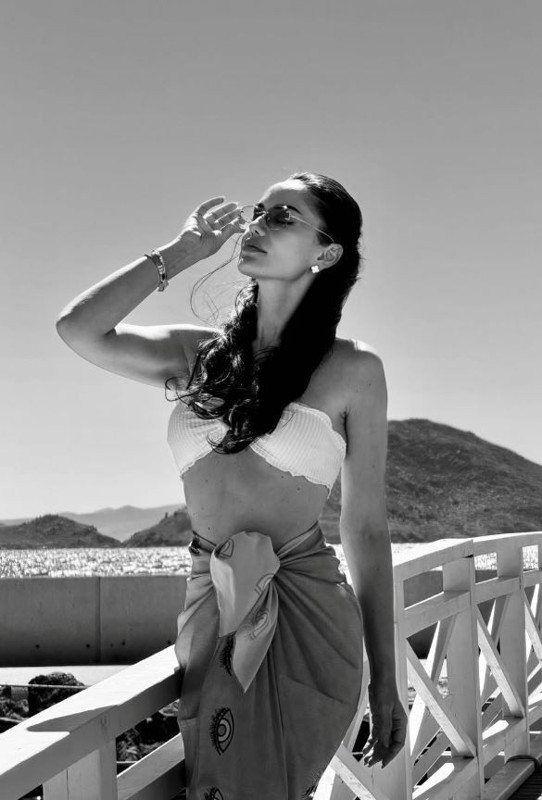 Fahriye Evcen'den cesur tatil paylaşımı: Beyaz renk bikinisiyle pozlarını peş peşe paylaştı - Resim: 7