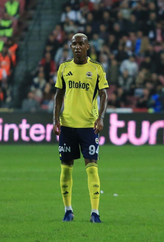 Fenerbahçe’de Tedesco neşteri vurdu! Şok rapor ortaya çıktı! 6 yıldızın bileti kesildi - Resim: 13