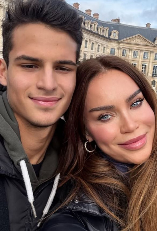 Ebru Şallı'nın oğlu Beren 22 yaşına girdi! Son haliyle sosyal medyayı salladı! Yakışıklılığıyla hayran bıraktırdı - Resim: 7