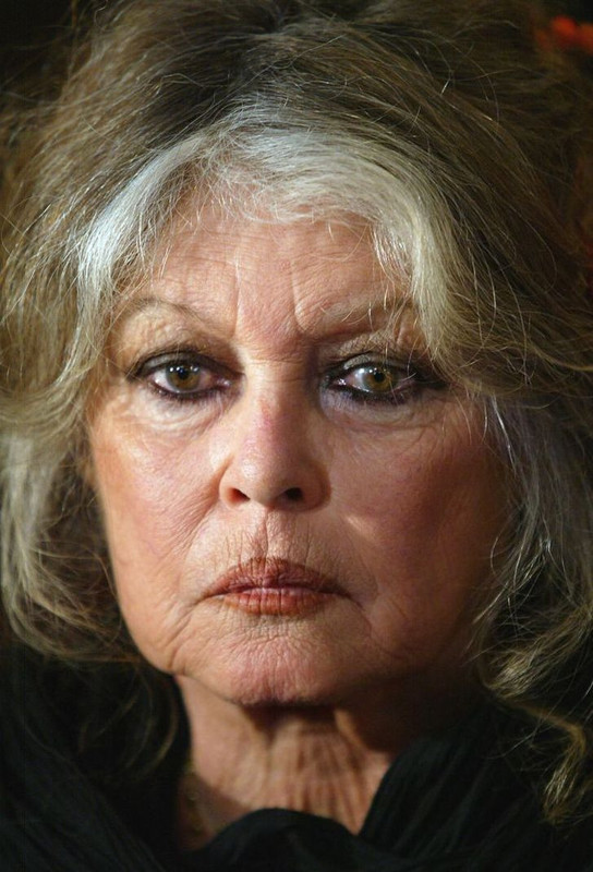 Sağlık sorunlarıyla mücadele ediyordu! Ünlü oyuncu yeniden hastaneye kaldırıldı - Resim: 3