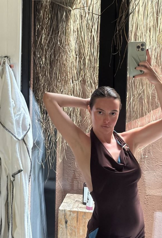 Melis Sezen bikinisiyle ayna karşısına geçti! Kusursuz fiziği dikkat çekti - Resim: 3
