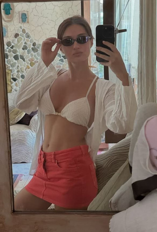 Gizem Güneş'ten cesur tatil paylaşımı! Bikinili pozlarıyla sosyal medyayı salladı - Resim: 2