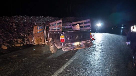 Bursa'da feci kaza! Otomobil hurdaya döndü: Ölü ve yaralı var - Resim : 2