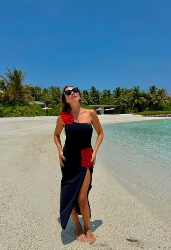 Hadise yaz sezonunu açtı! Plaj pozlarıyla sosyal medyayı kasıp kavurdu - Resim: 6