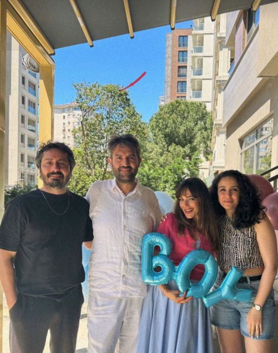 Kırgın Çiçekler'in Feride'si İpek Karapınar'dan bebek müjdesi: Cinsiyetini açıkladı - Resim: 4