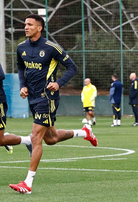 Fenerbahçe’de Tedesco neşteri vurdu! Şok rapor ortaya çıktı! 6 yıldızın bileti kesildi - Resim: 10