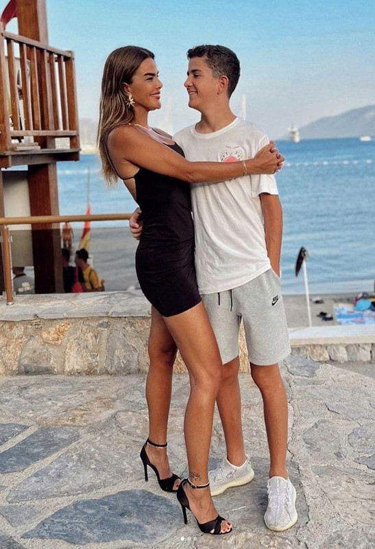 Özlem Yıldız'ın gurur günü! Oğlu Demir liseden mezun oldu - Resim: 3