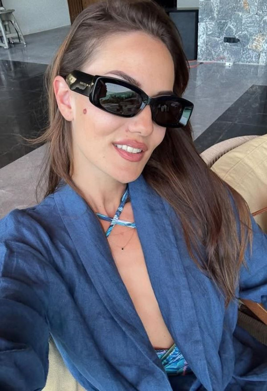 Fahriye Evcen'den yaza cesur veda! Tatil pozları sosyal medyayı salladı - Resim: 3