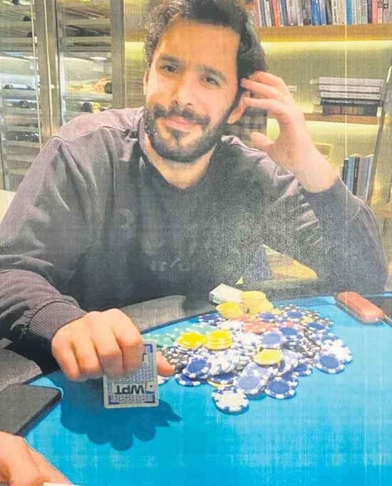 Bebek Otel soruşturmasında şoke eden detaylar! İşte Muzaffer Yıldırım'ın cep telefonundan çıkanlar: Flaş diskler, kumar masalarında ünlüler... - Resim : 1