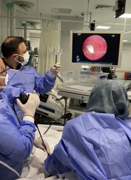 Doktorları da şaşırttı! Hastanın ciğerine kaçan cisim çıkartıldı - Resim : 1