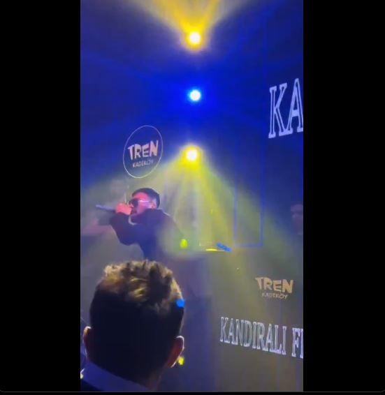 Doğru söylediği tek 1 şarkı bile yok! Kandıralı Ferdi'yi Kadıköy'deki o mekanda görenler şaştı kaldı - Resim: 3