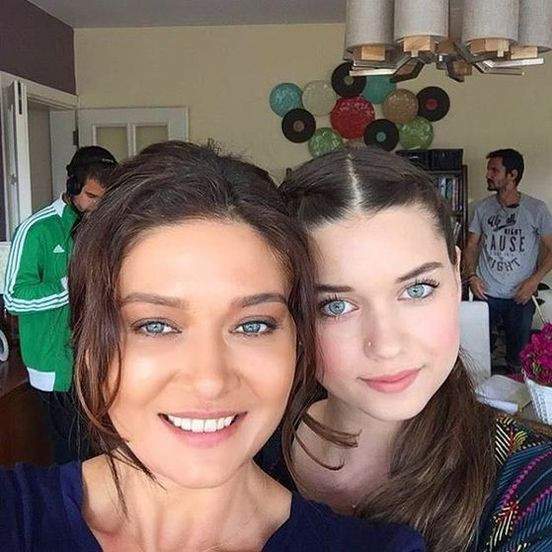 Nurgül Yeşilçay gençlik fotoğrafını paylaştı! O halini görenler Afra Saraçoğlu'na benzetti - Resim: 3