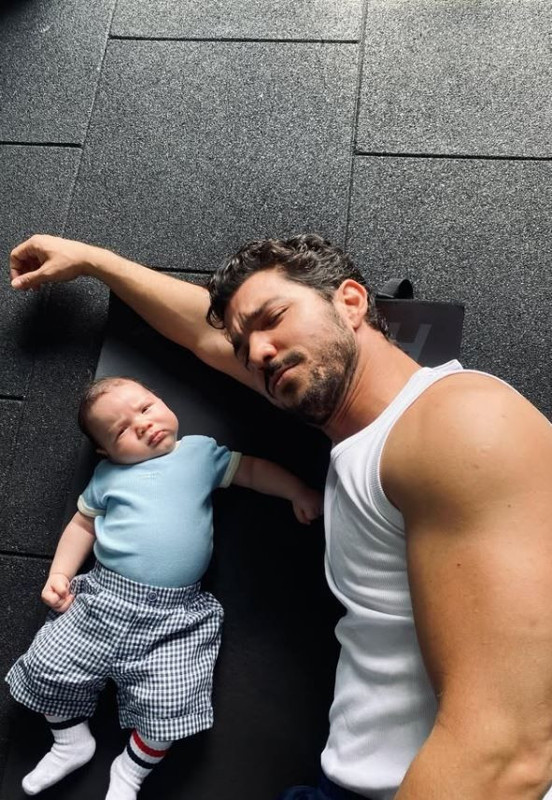 Pınar Deniz ve Kaan Yıldırım'dan yeni aile pozu! Minik oğulları Fikret Hakan'la tatilden paylaştı - Resim: 3