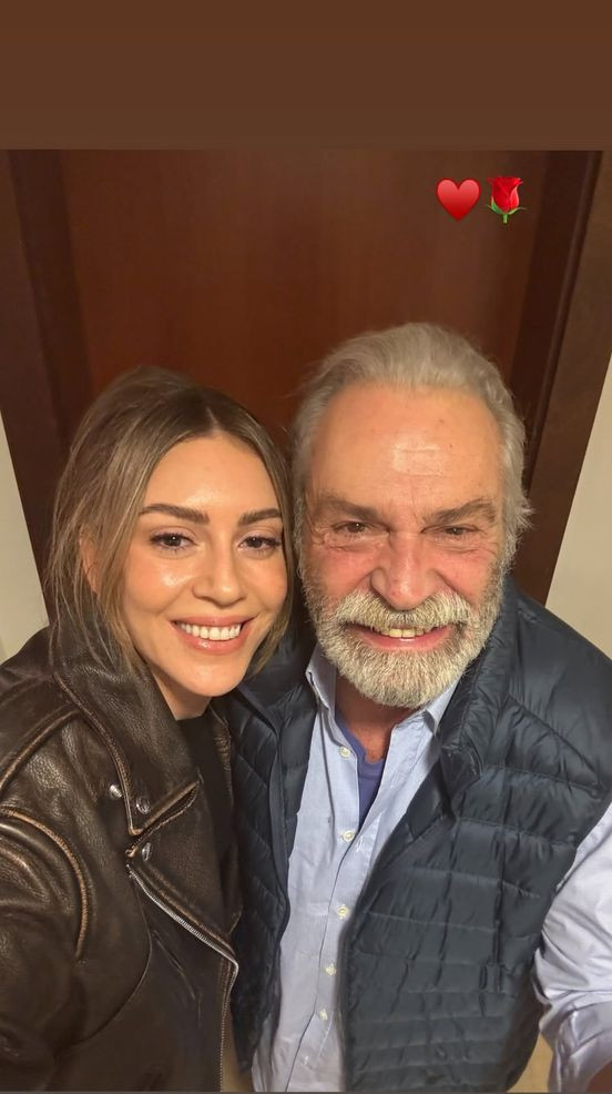 Sinem Kobal'dan Haluk Bilginer'e kulis ziyareti! O anları ölümsüzleştirdi - Resim : 2