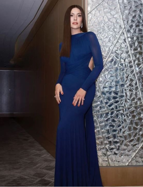 Bergüzar Korel tatil sezonunu açtı! Bikinili pozunu paylaştı! "İki gün önce denize düştüm" - Resim: 1