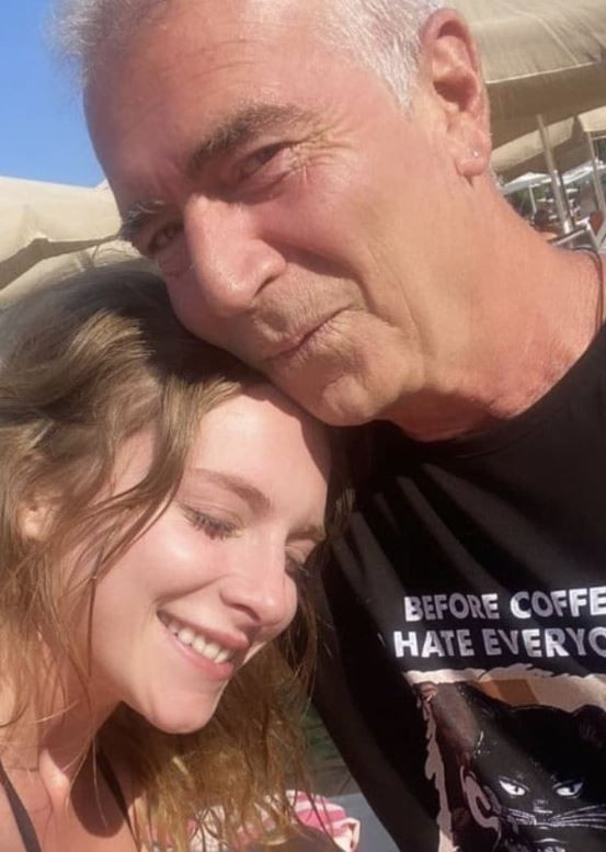 Ünlü oyuncu Hayal Köseoğlu'nun acı günü! Sosyal medya hesabından duyurdu - Resim: 4