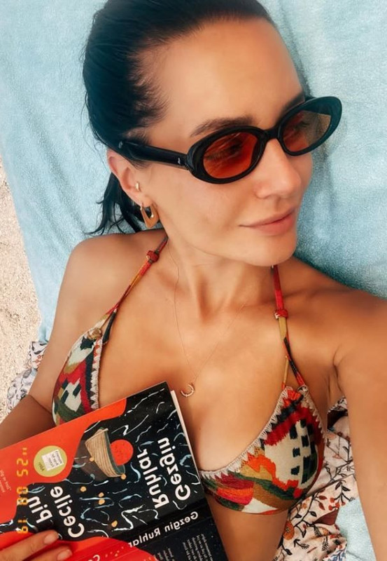 Sedef Avcı'dan iddialı tatil paylaşımı! Bikinili pozlarını peş peşe paylaştı, formda fiziği dikkat çekti - Resim: 6