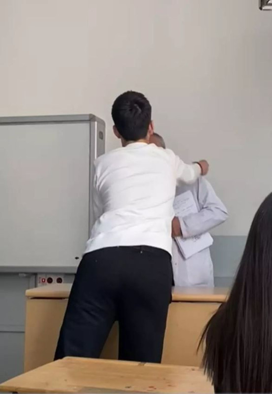 Lisedeki görüntüler çok tepki çekmişti! Öğretmen Canpolat sessizliğini bozdu - Resim: 5