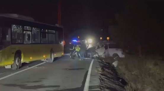 Sarıyer'de feci kaza! İETT otobüsü ile minibüs kafa kafaya çarpıştı: 1 ölü - Resim : 1