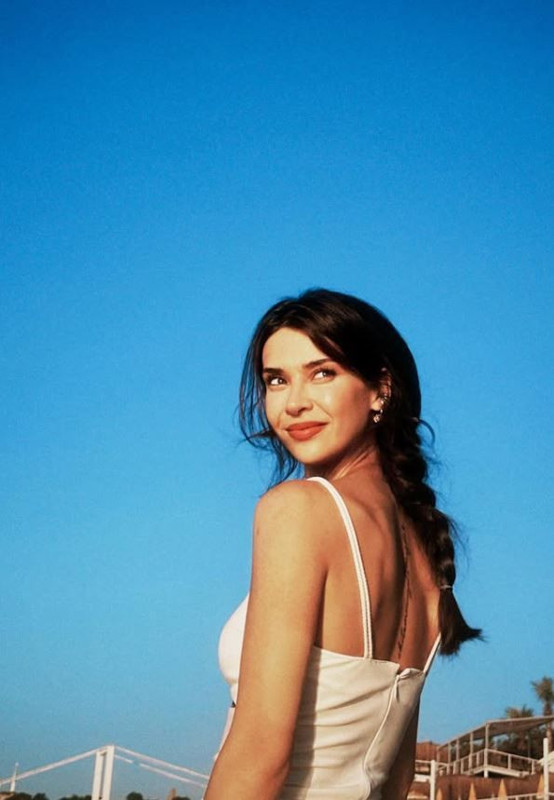 Devrim Özkan'dan yürek hoplatan tekne pozu! Bikinili haliyle sosyal medyayı salladı - Resim: 4