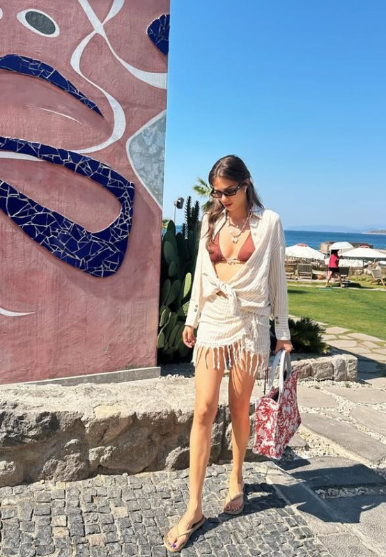 Defne Samyeli'nin kızı Deren Talu'dan nefes kesen paylaşım! Bikinili pozlarıyla takipçilerini mest etti - Resim: 4