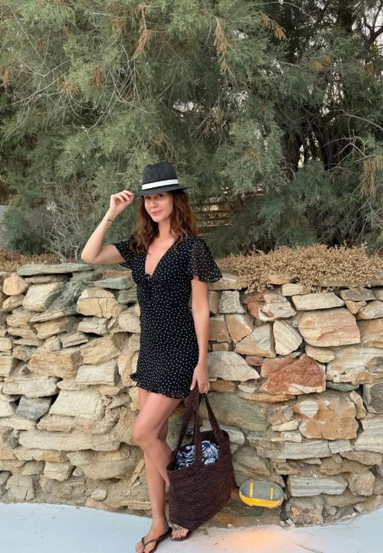 Demet Şener'den cesur tatil paylaşımı: Kim der ki 49 yaşında! - Resim: 7