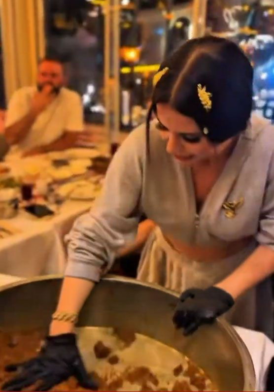 Simge Sağın sıra gecesinde coştu! Halay çekti, çiğ köfte yoğurdu - Resim: 6