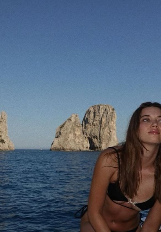 Afra Saraçoğlu İtalya tatilinden paylaştı! İddialı pozlarına beğeni yağdı - Resim: 6