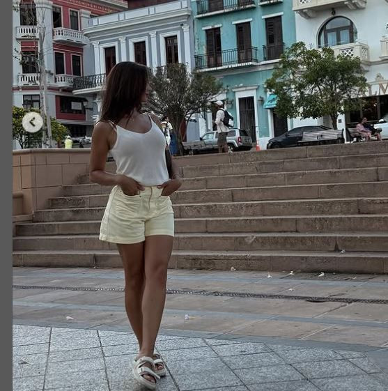 Fenerbahçe'nin yeni yengesi fiziğiyle görenleri büyüledi. Yıldız oyuncu Edson Alvarez'in eşinin bikinili fotoğrafları ortaya çıktı - Resim: 9