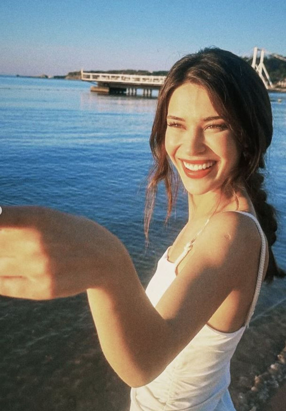 Devrim Özkan'dan yürek hoplatan tekne pozu! Bikinili haliyle sosyal medyayı salladı - Resim: 3