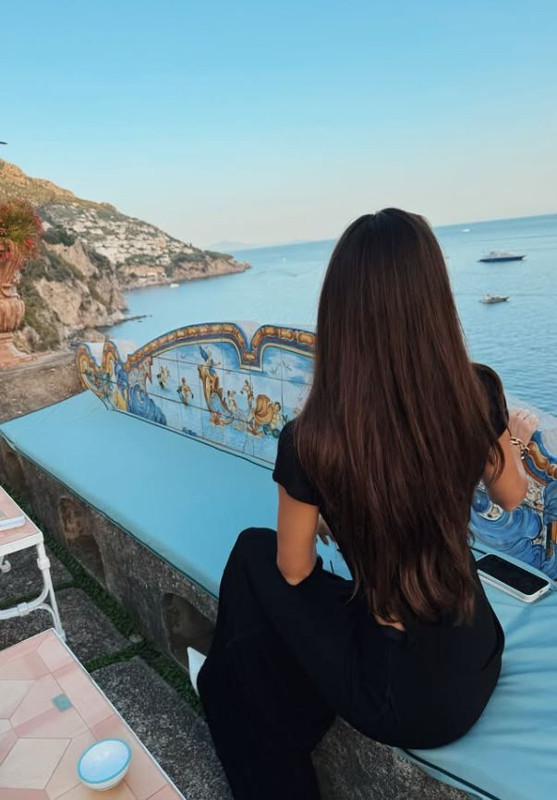 Hande Erçel ile Hakan Sabancı'nın aşk dolu İtalya tatili! Romantik pozları büyük beğeni topladı - Resim: 2