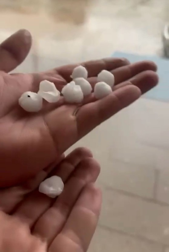 Meteoroloji uyarmıştı! Ankara'yı sağanak ve dolu vurdu: Yollar göle döndü - Resim : 3
