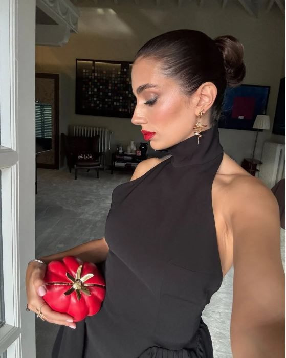 Sosyetik güzel Rachel Araz'ın domates şeklindeki çantasının fiyatı dudak uçuklattı! Sosyal medya hesabından peş peşe paylaştı - Resim: 4