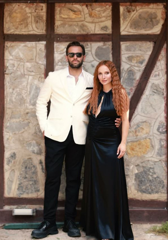 Anne olacağını Cannes'da müjdelemişti! Hamileliğinin 32. haftasına giren Başak Gümülcinelioğlu'ndan karnı burnunda paylaşım - Resim: 2