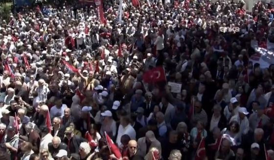 Güvenpark'ta kalabalık toplandı! Kılıçdaroğlu ile aynı anda başlayacak - Resim : 1