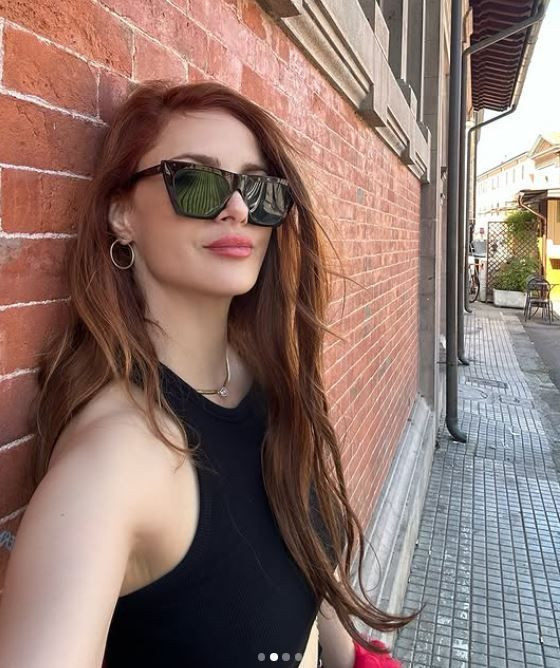 Mine Tugay "Yaz" diyerek yeşil bikinisiyle peş peşe fotoğraflarını paylaştı. Gören hayranları hayran kalıp bir kez daha baktı - Resim: 7