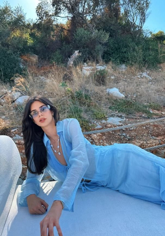 Deren Talu'dan iddialı tatil paylaşımı! Bikinili pozlarıyla görenleri kendine hayran bıraktırdı, kusursuz fiziği dikkat çekti - Resim: 3